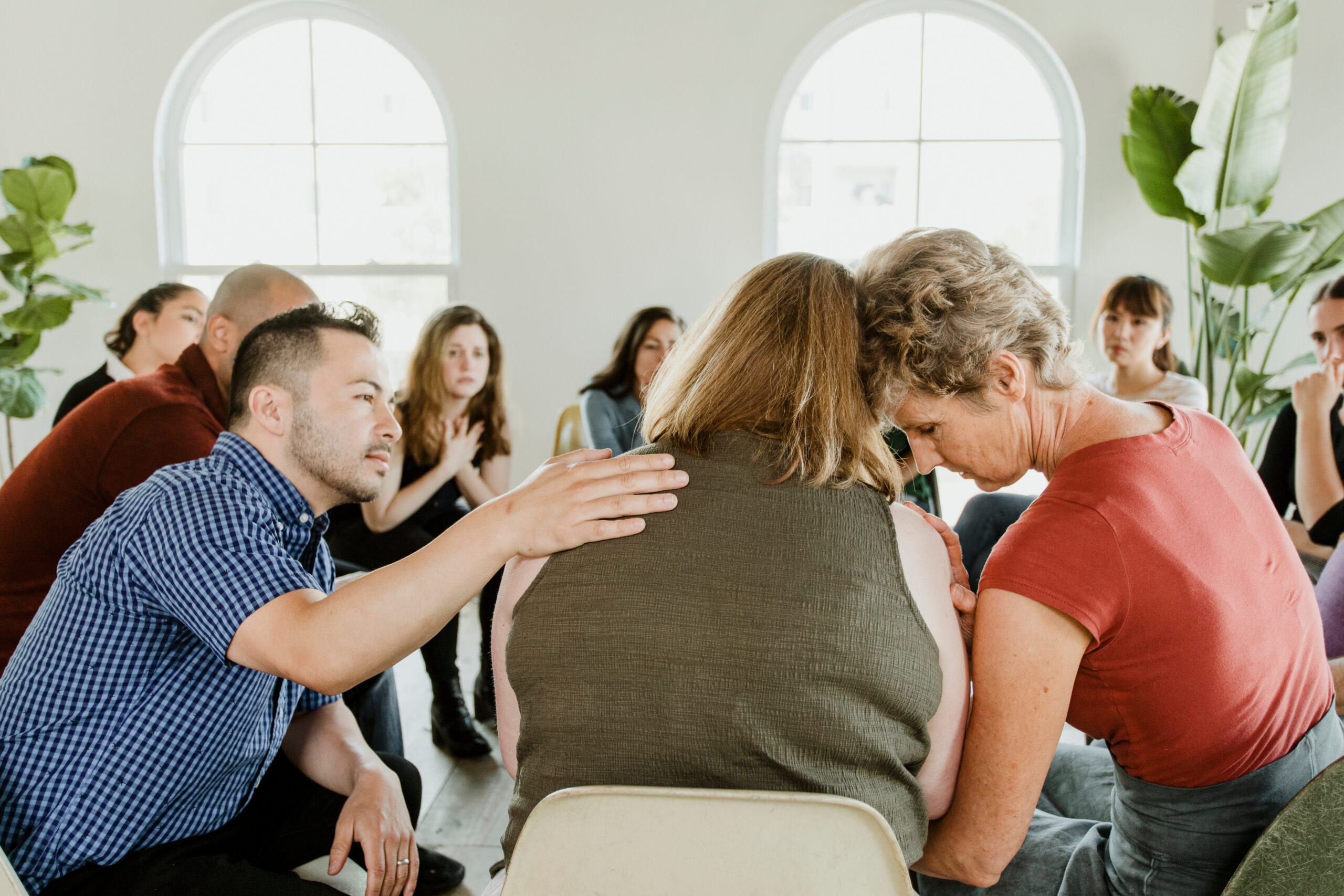 Psychoterapia grupowa: Jak działa, dla kogo jest i jakie korzyści przynosi?