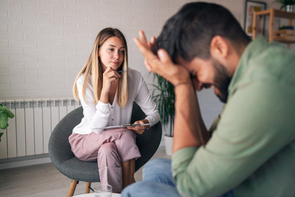 Pacjent po załamaniu emocjonalnym podczas sesji psychoterapeutycznej.